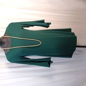 Emerald Green Midi Dress with Bateau Neckline and Bell Sleeves Size: M